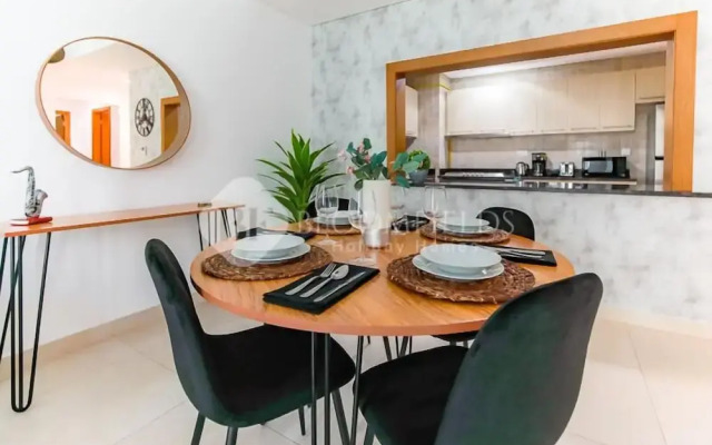 Golf course view, stylish 2BR