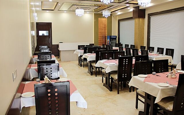 FabHotel Taj Nagari