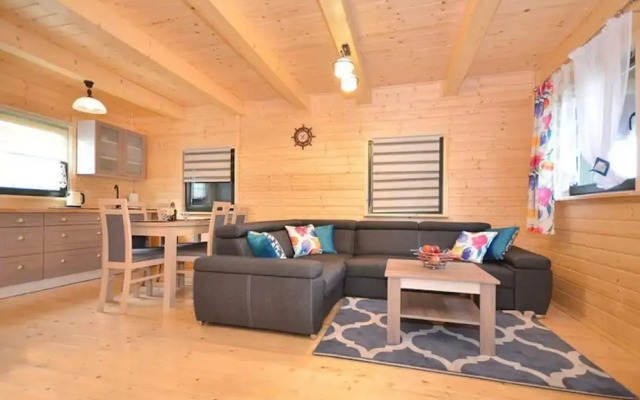 Comfortable Holiday House With a Garden, Dabki
