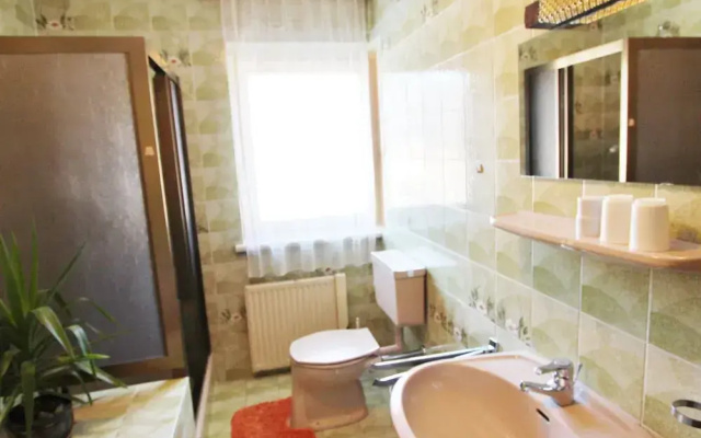 Lovely Apartment in Tropolach With Sauna