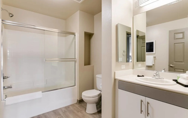 1-Bdrm Retreat Venice Beach Marina Del Rey