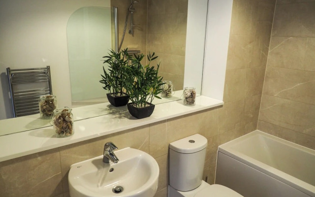 SA Today Apartments Farnborough with Fibre Wi-Fi & Netflix