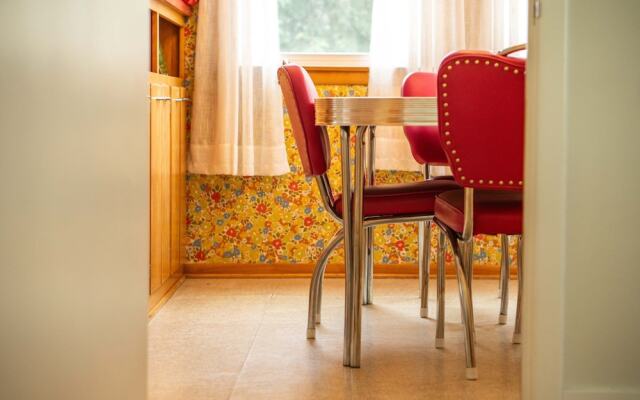 The Doctors Inn Lake Geneva Escape for 8!