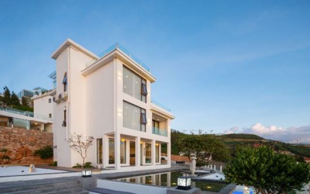 Fuxian Lake Yumo Lake View Hot Spring Hotel