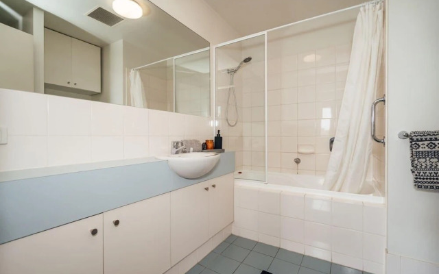 Oak on Ebenezer - Heart of the East End - Free - Wifi