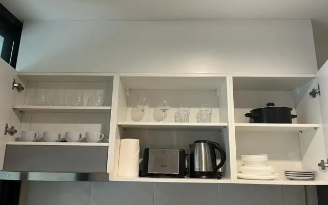 The Base - New Studio Great Location, Shared Pool