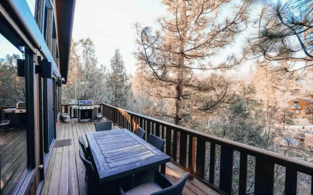 Moonridge Mountain Retreat