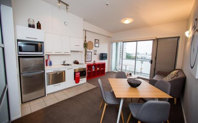 Chic inner city pad