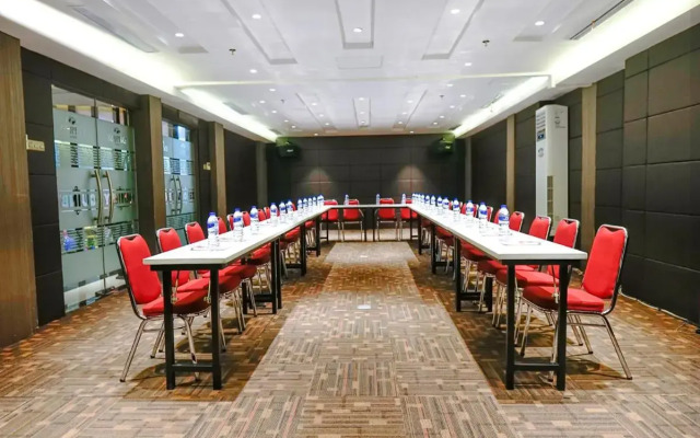 Empress Hotel Makassar