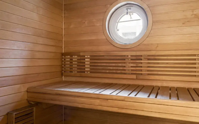 Spacious City Retreat with Private Sauna