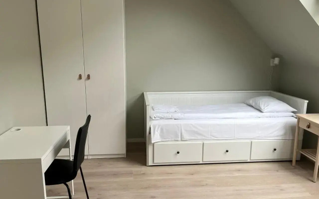 Kong Oscars Apartments