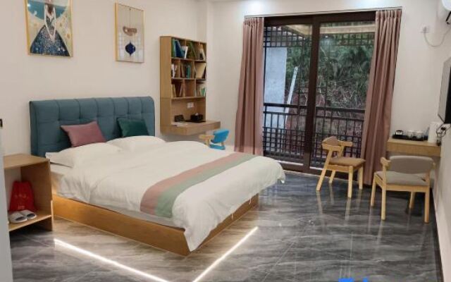 Royal Courtyard Homestay