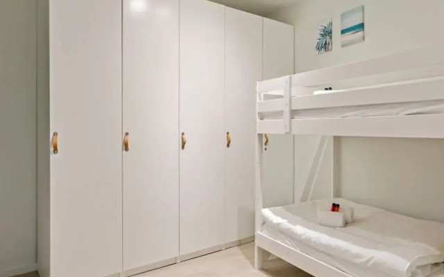 Stylishly Refurbished Apartment With sea View