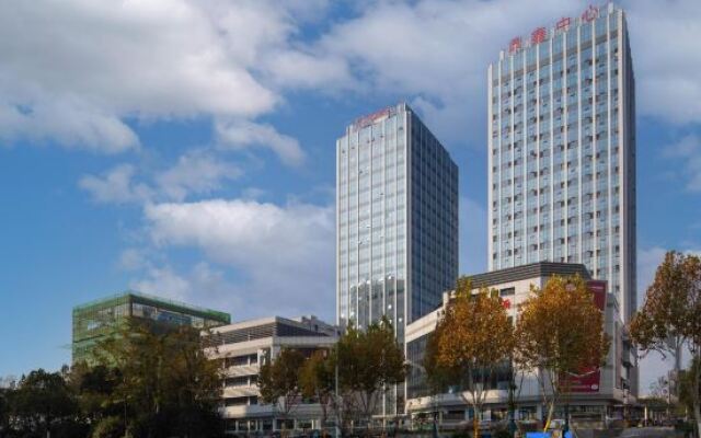 Hampton by Hilton Hefei West Railway Station Sili River