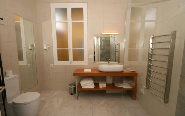 Hotel Normandy