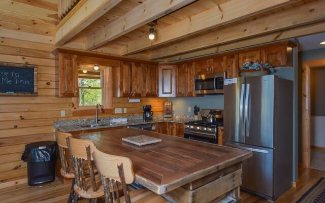 Log Me Inn 5 Bedroom House