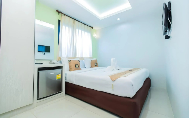 De Lux Bangkok Hotel