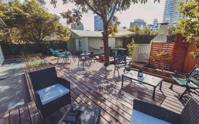 F&F Hostel