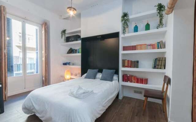 Amazing One Bed Apartment, Sleeps 4 in Madrid