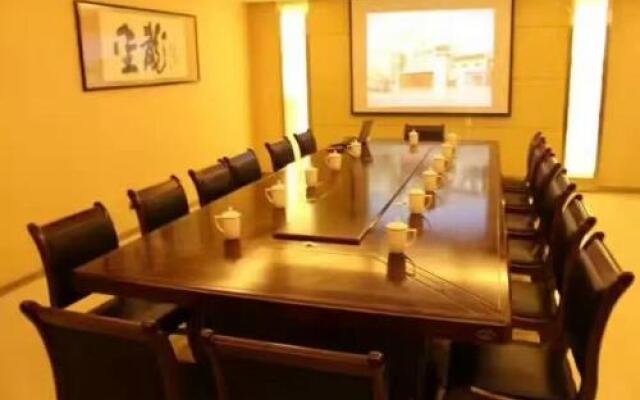 Dunhuang Gold Dragon Hotel