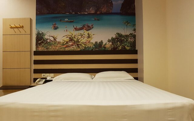 Hotel Paradiso by RedDoorz