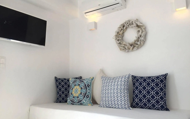 Athina Studios & Suites