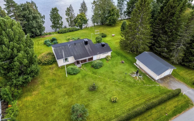 Spacious 3BR House - River View & Sauna