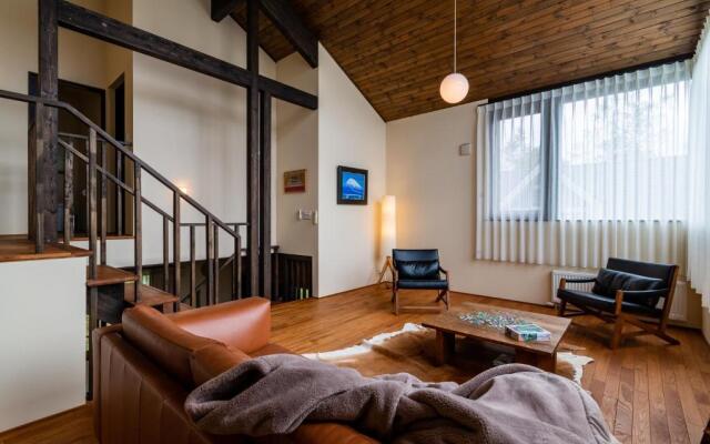 Tahoe Lodge by H2 Life