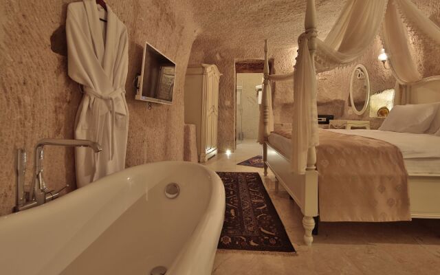 Elit Cave Suites