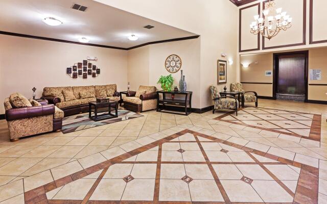 Holiday Inn Express and Suites Henderson by IHG