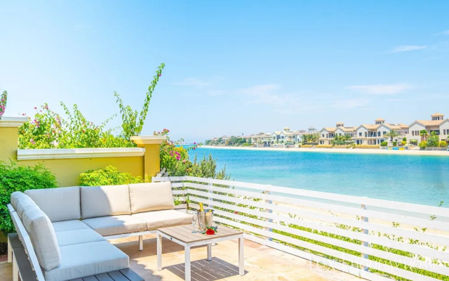 LUX Holiday Home - Frond E 1