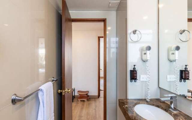 w Amazing 1BR With Terrace in Chico