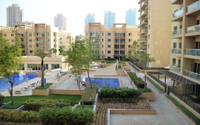 (Nickname Oasis) Spacious 1BR Apt. w/ terrace and pool view