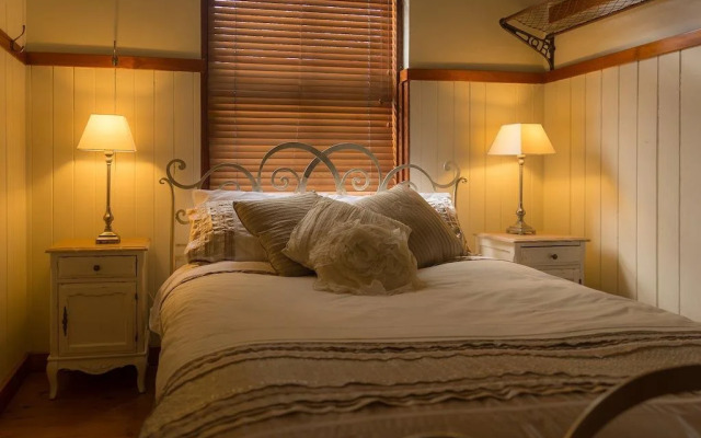 Celestial Dew Guest House, Day Spa, Retreat