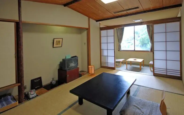 Nakamasu Ryokan