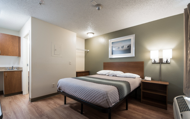 HomeTowne Studios By Red Roof Seattle - Kent/ Des Moines