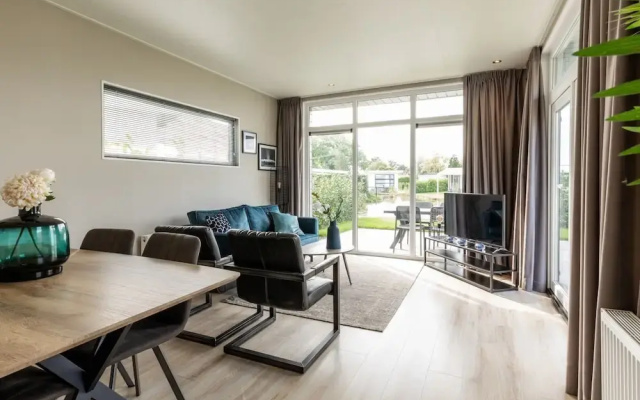 Chalet With Pond View in Gelderland
