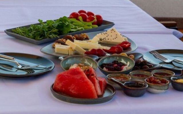 Qara Otel