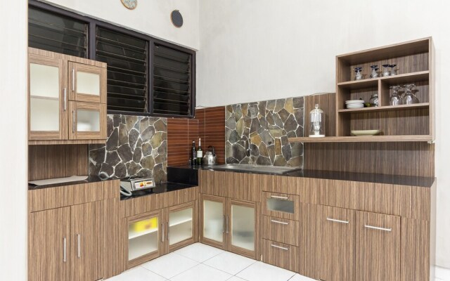 OYO 758 Rumah Leting Homestay
