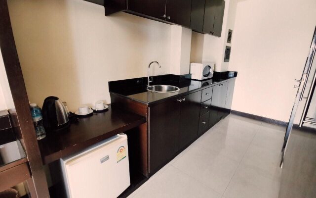 Enjoys Beach House Karon