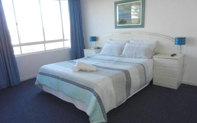 Beachside Resort - Kawana Waters