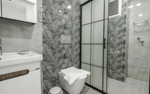 Charming and Central Flat Near Beach in Muratpasa