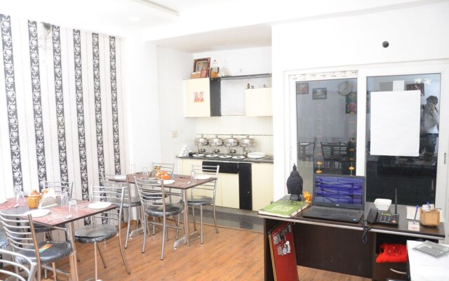 Bankey Bihari Holiday Homes By Naavagat