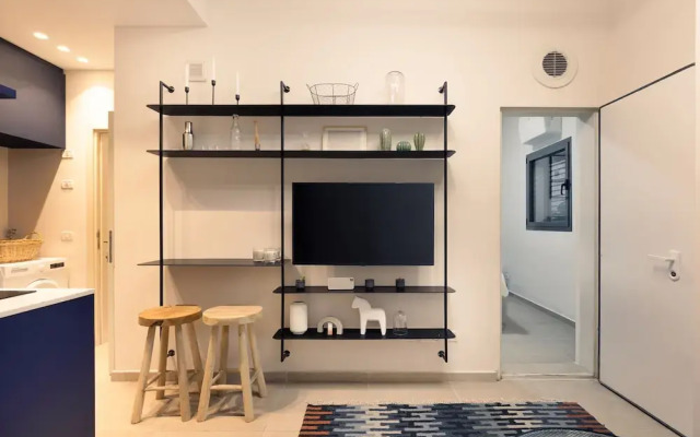 Cozy Apartment with Private Balcony