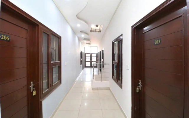 Hotel Smart King By OYO Rooms