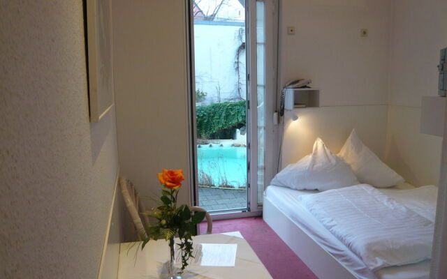 Relax Hotel & SPA Stuttgart