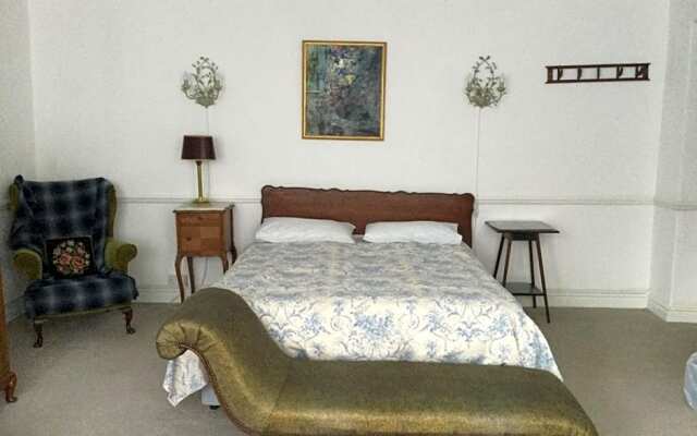 Garden flat 1