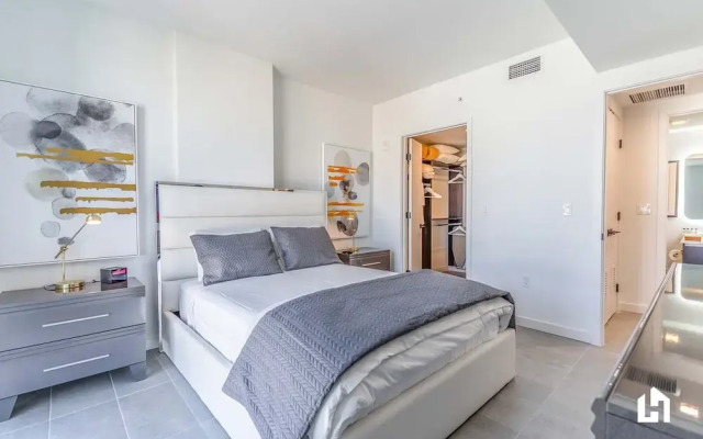Downtown Miami Condos by Lua Host