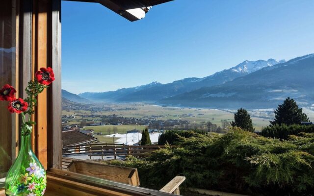 Charming Wooden Chalet With Balcony