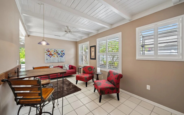 Tropical Siesta 2 Bedroom Home by RedAwning